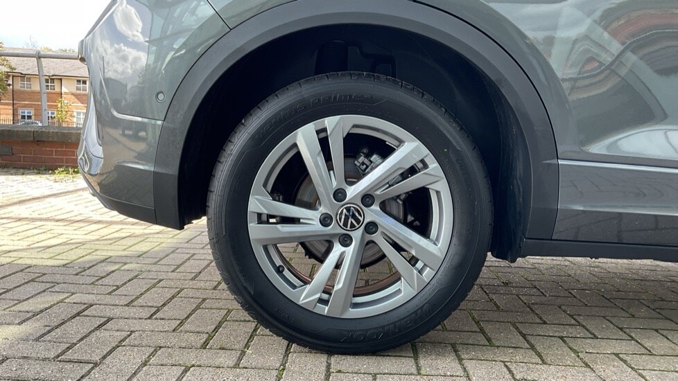 Used Volkswagen T-Roc 2025 for sale - 75874126: Photo 5