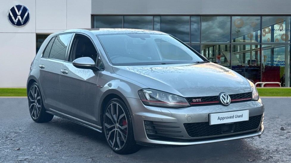 Used Volkswagen Golf 2017 for sale - 76766178: Photo 1