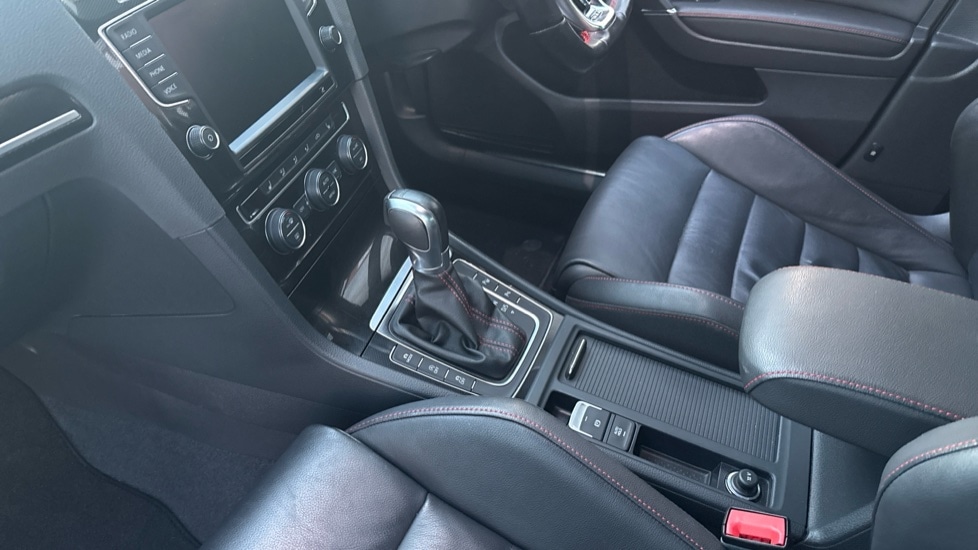 Used Volkswagen Golf 2017 for sale - 76766178: Photo 34