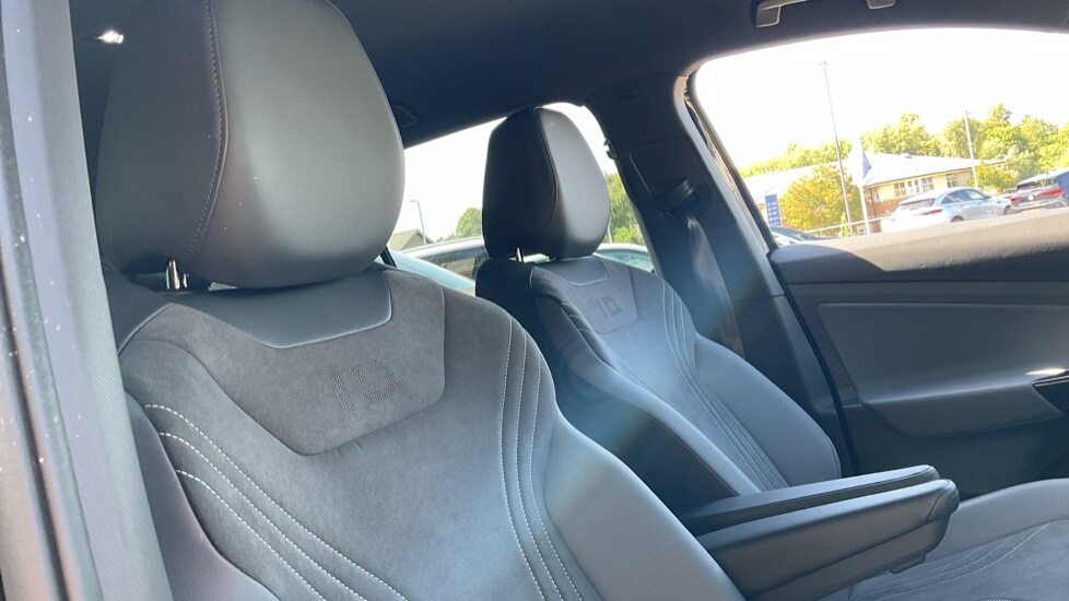 Used Volkswagen ID.4 2025 for sale - 76652422: Photo 38