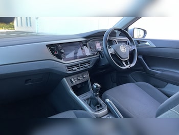 Used Volkswagen Polo 2021 for sale - 76552389: Photo