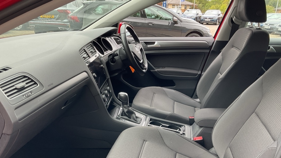 Used Volkswagen Golf 2017 for sale - 76191055: Photo 28