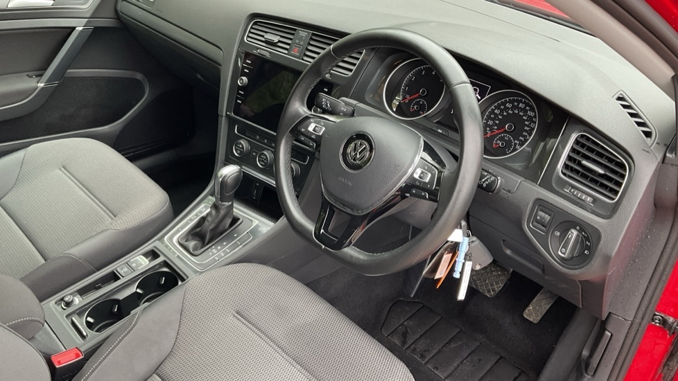 Used Volkswagen Golf 2017 for sale - 76191055: Photo 6