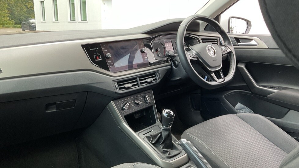 Used Volkswagen Polo 2021 for sale - 76015240: Photo 2
