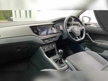 Used Volkswagen Polo 2021 for sale - 76015240: Photo 2