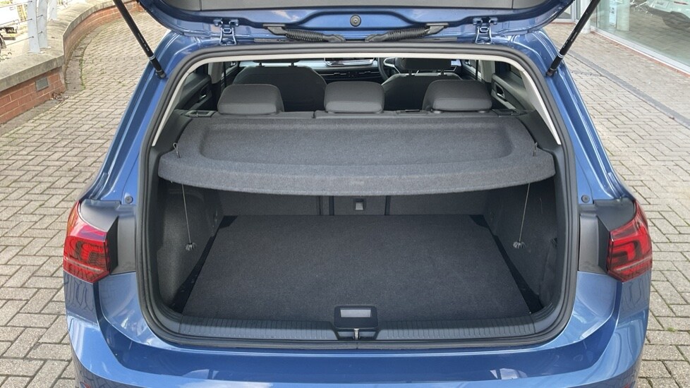 Used Volkswagen Golf 2024 for sale - 75874292: Photo 16