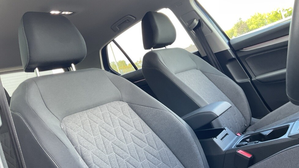 Used Volkswagen Golf 2024 for sale - 75874292: Photo 38