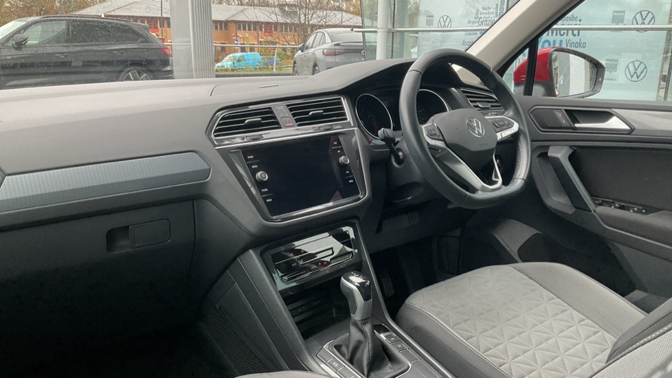 Used Volkswagen Tiguan 2021 for sale - 76766175: Photo 2