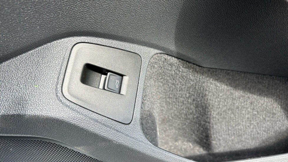 Used Volkswagen Tiguan 2021 for sale - 76033611: Photo 42