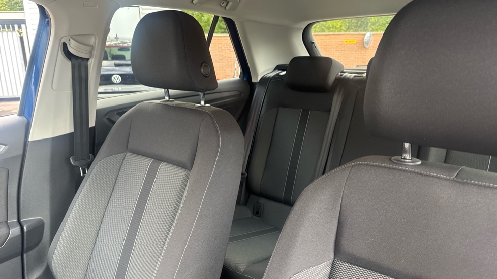 Used Volkswagen T-Roc 2025 for sale - 76523624: Photo 15