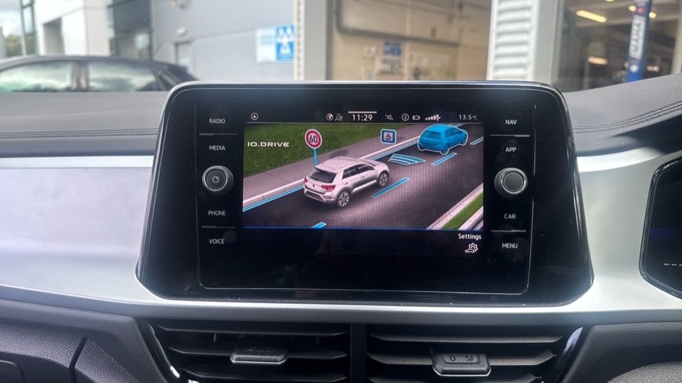 Used Volkswagen T-Roc 2025 for sale - 76523624: Photo 21