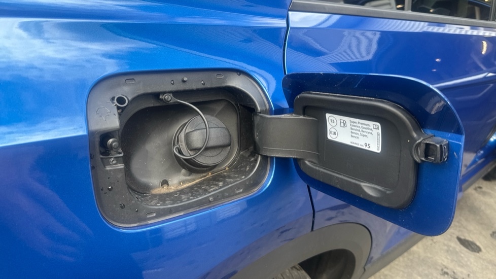 Used Volkswagen T-Roc 2025 for sale - 76523624: Photo 29