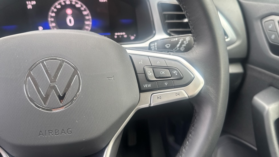 Used Volkswagen T-Roc 2025 for sale - 76523624: Photo 30