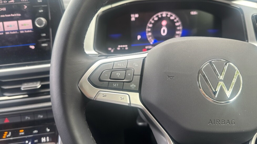 Used Volkswagen T-Roc 2025 for sale - 76523624: Photo 31