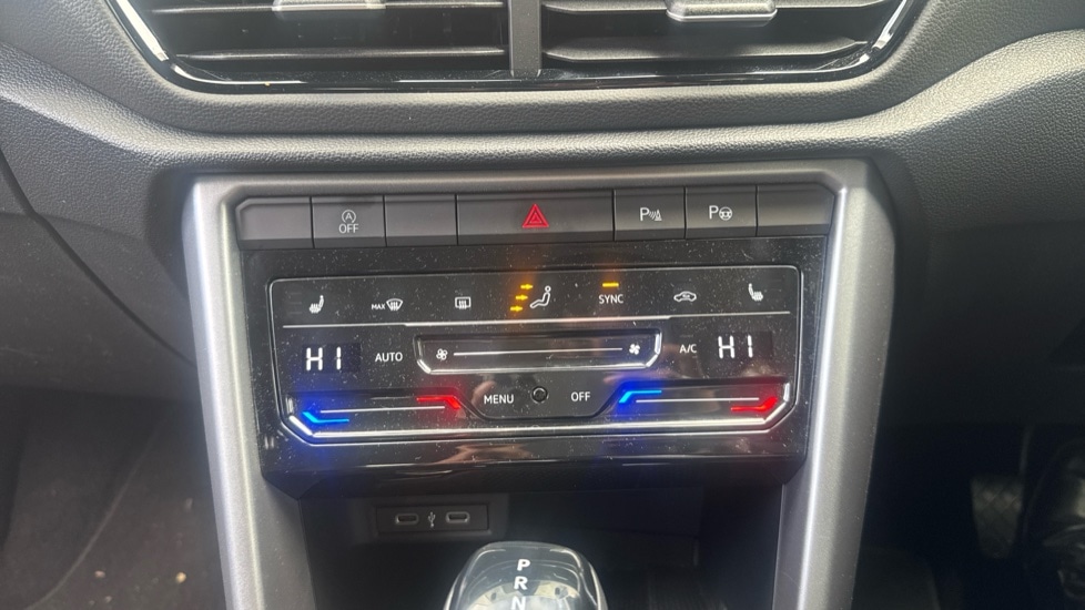 Used Volkswagen T-Roc 2025 for sale - 76523624: Photo 34