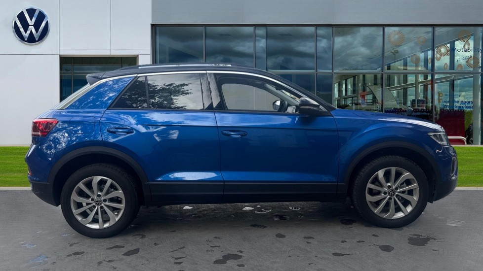 Used Volkswagen T-Roc 2025 for sale - 76523624: Photo 4