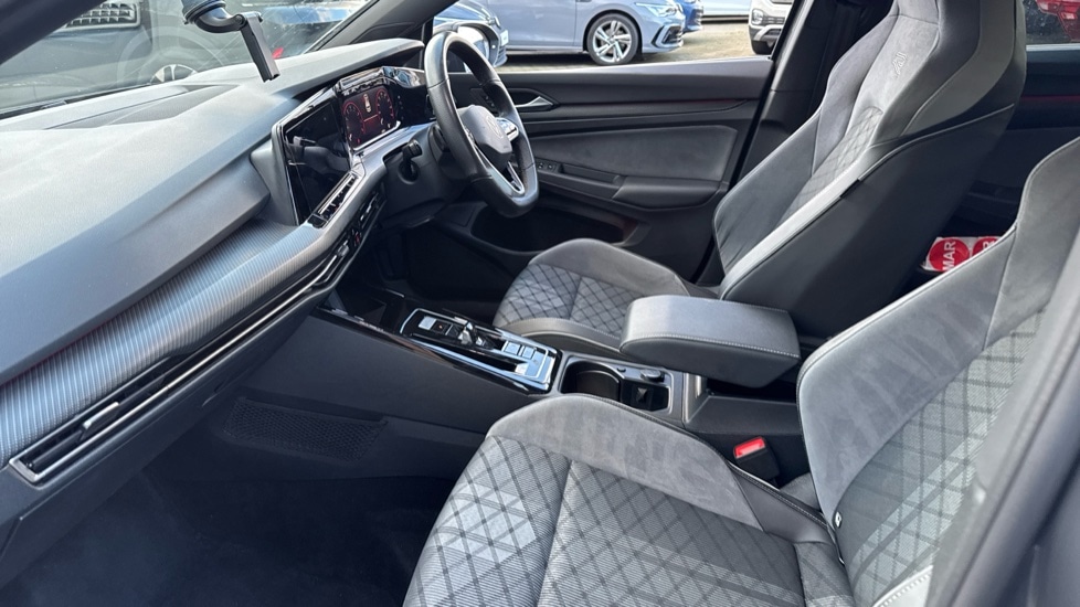 Used Volkswagen Golf 2023 for sale - 77021902: Photo 2