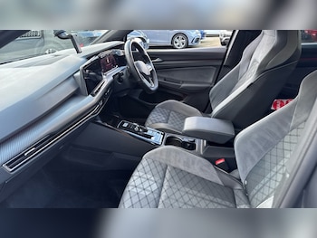 Used Volkswagen Golf 2023 for sale - 77021902: Photo