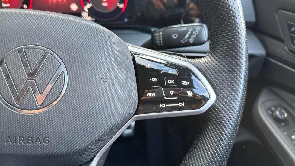 Used Volkswagen Golf 2023 for sale - 77021902: Photo 30