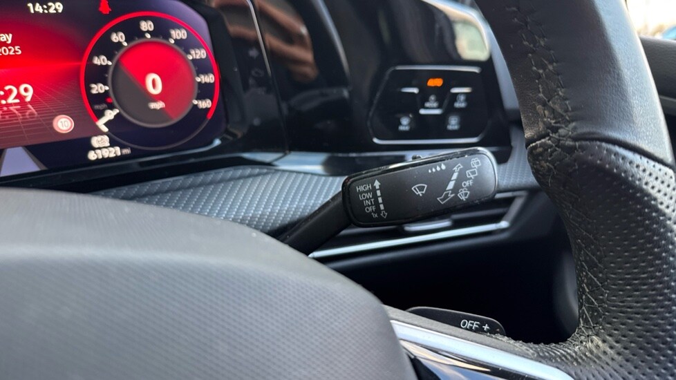 Used Volkswagen Golf 2023 for sale - 77021902: Photo 32