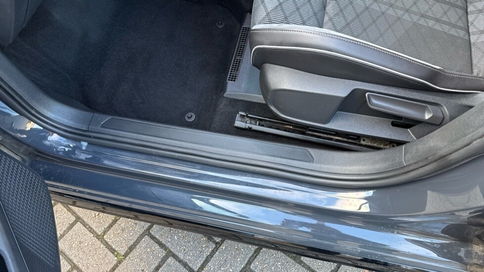 Used Volkswagen Golf 2023 for sale - 77021902: Photo 39