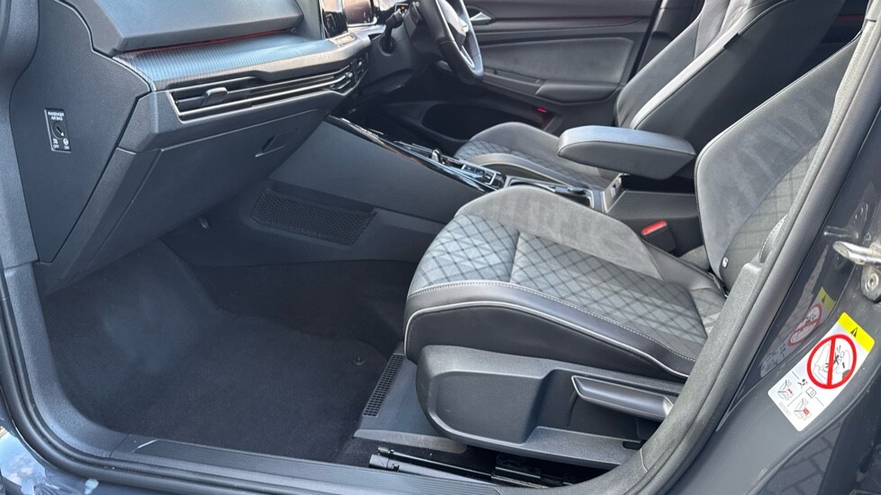 Used Volkswagen Golf 2023 for sale - 77021902: Photo 40