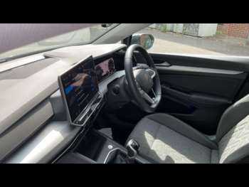 Used Volkswagen Golf 2024 for sale - 74732926: Photo