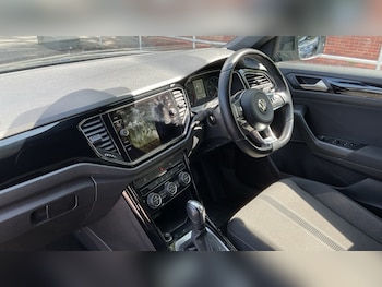 Used Volkswagen T-Roc 2020 for sale - 75710138: Photo