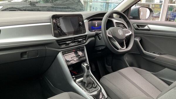 Used Volkswagen T-Roc 2025 for sale - 76067088: Photo 2