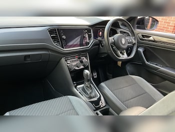 Used Volkswagen T-Roc 2021 for sale - 76766173: Photo