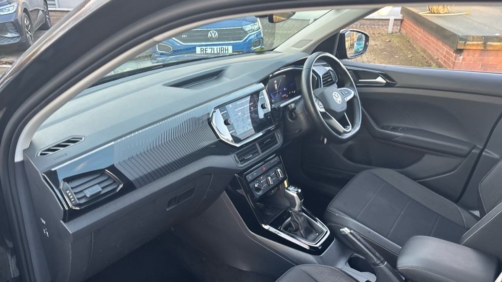 Used Volkswagen T-Cross 2023 for sale - 76766385: Photo 2