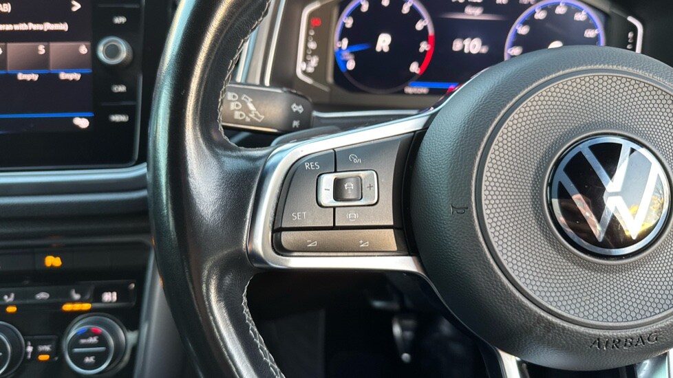 Used Volkswagen T-Roc 2021 for sale - 76915092: Photo 31