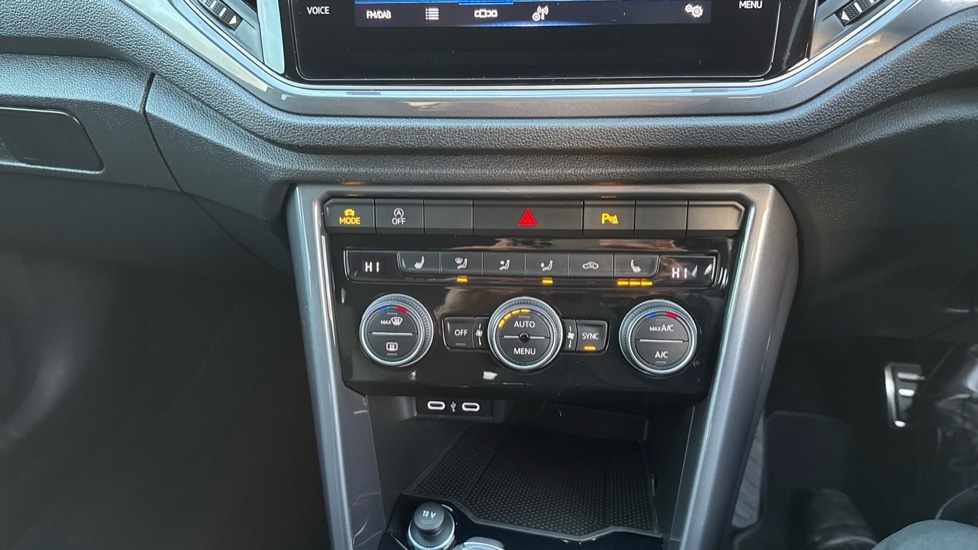 Used Volkswagen T-Roc 2021 for sale - 76766315: Photo 34