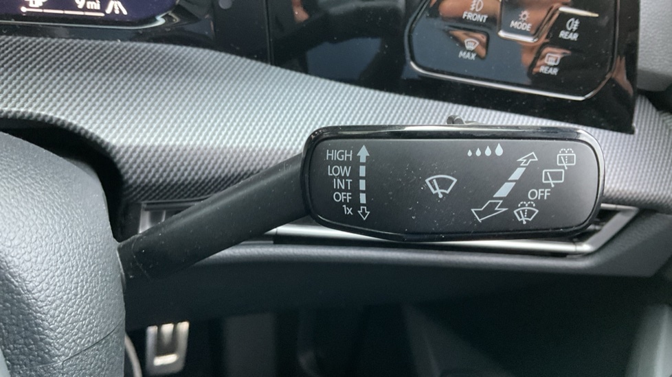 Used Volkswagen Golf 2025 for sale - 76452144: Photo 32