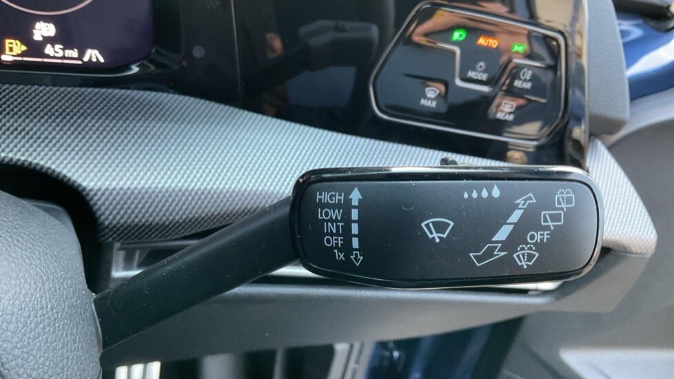 Used Volkswagen Golf 2025 for sale - 76452195: Photo 32