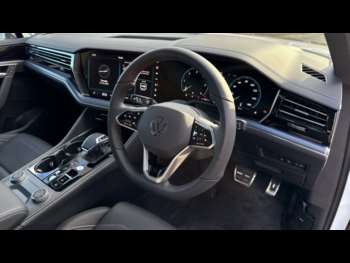 Used Volkswagen Touareg 2024 for sale - 74707406: Photo