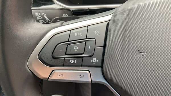 Used Volkswagen T-Roc 2024 for sale - 75751351: Photo 31