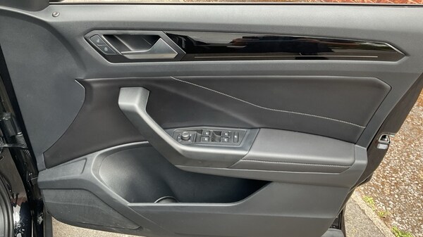 Used Volkswagen T-Roc 2024 for sale - 75751351: Photo 37