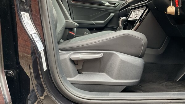 Used Volkswagen T-Roc 2024 for sale - 75751351: Photo 39