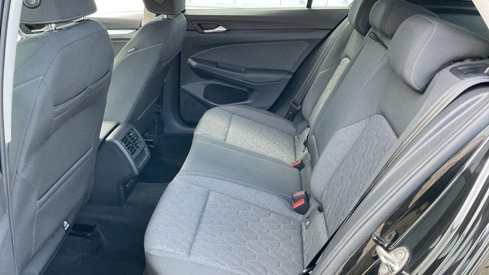 Used Volkswagen Golf 2024 for sale - 76400619: Photo 15