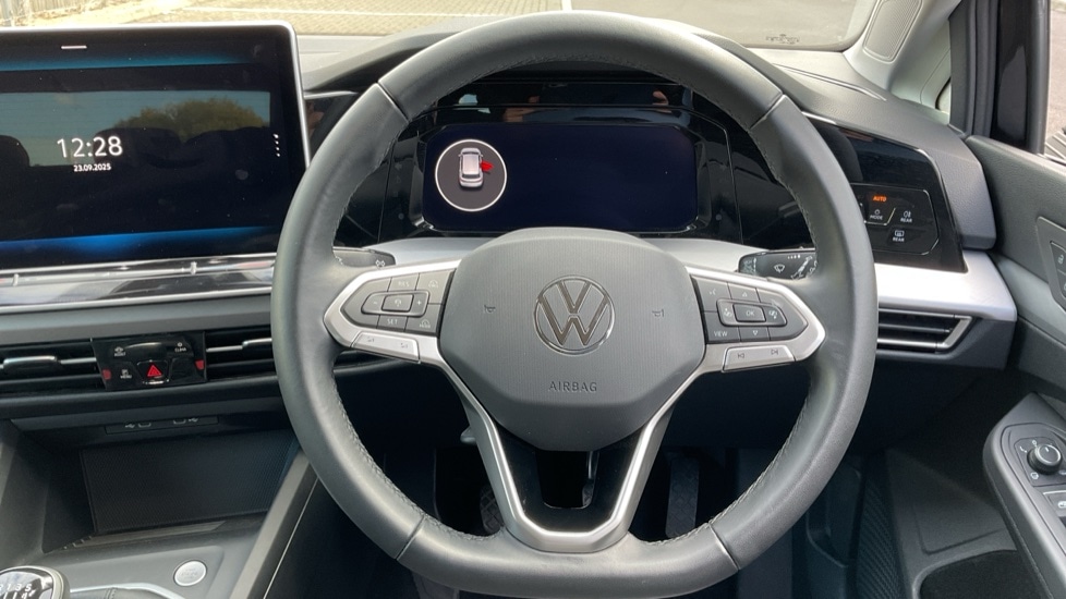 Used Volkswagen Golf 2024 for sale - 76400619: Photo 27