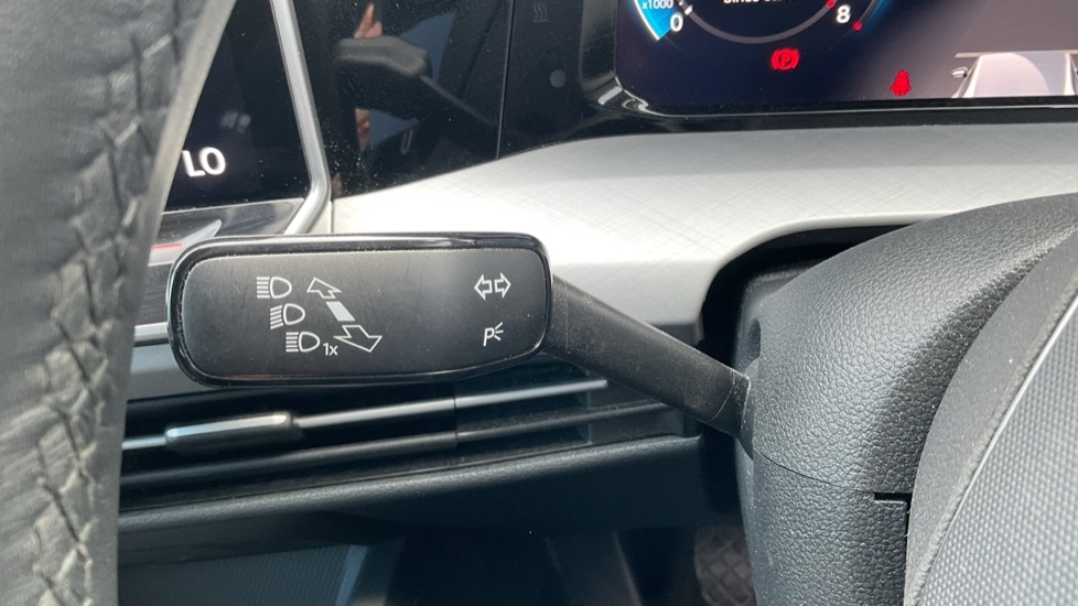 Used Volkswagen Golf 2024 for sale - 76400619: Photo 33