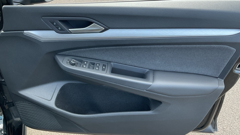 Used Volkswagen Golf 2024 for sale - 76400619: Photo 37