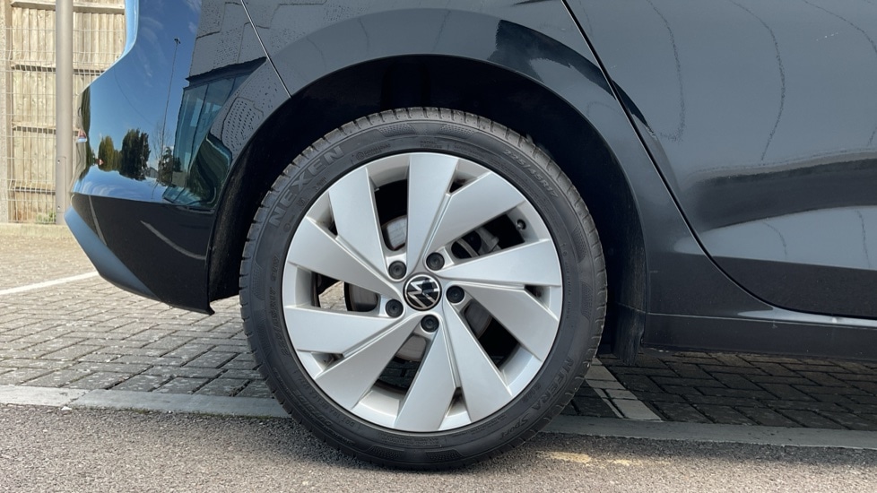 Used Volkswagen Golf 2024 for sale - 76400619: Photo 5