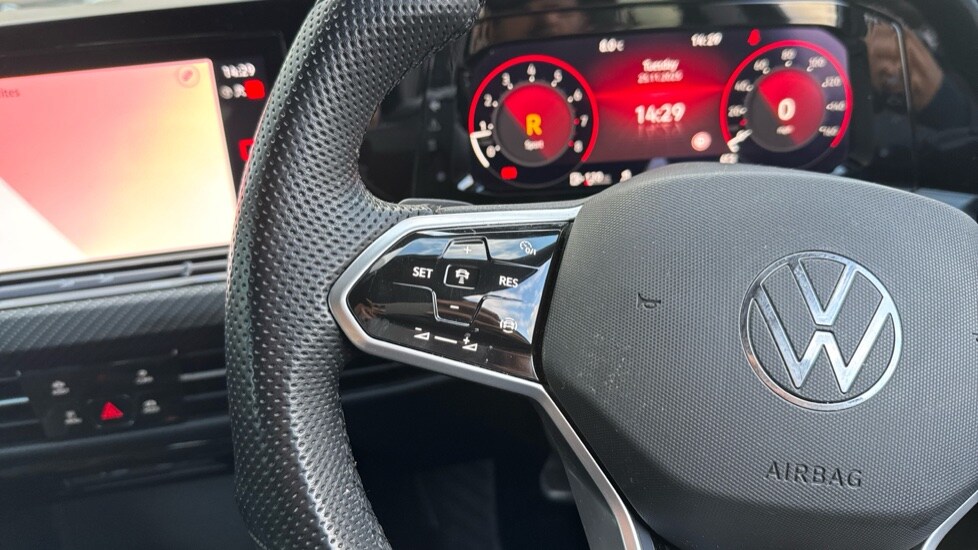 Used Volkswagen Golf 2023 for sale - 76766382: Photo 31