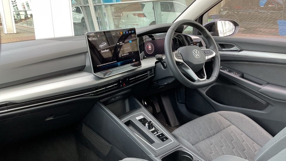 Used Volkswagen Golf 2025 for sale - 75943403: Photo 2
