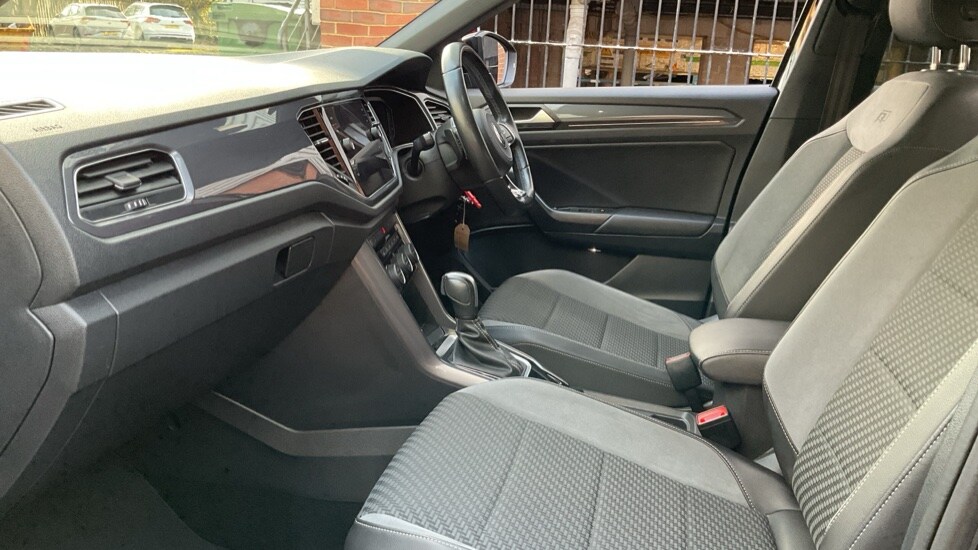 Used Volkswagen T-Roc 2021 for sale - 77082468: Photo 28