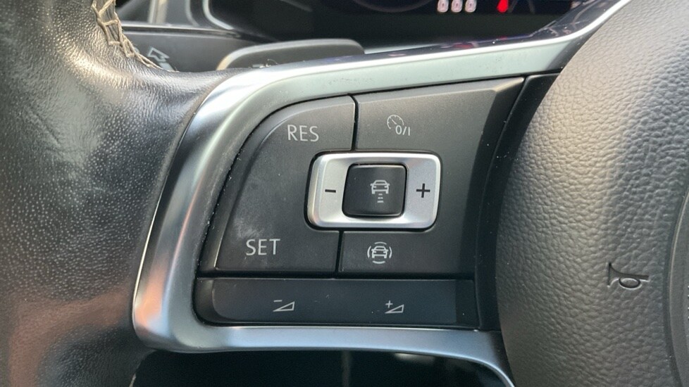 Used Volkswagen T-Roc 2021 for sale - 77082468: Photo 31