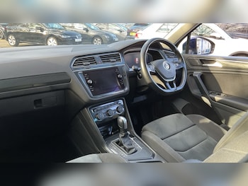 Used Volkswagen Tiguan 2020 for sale - 76400673: Photo