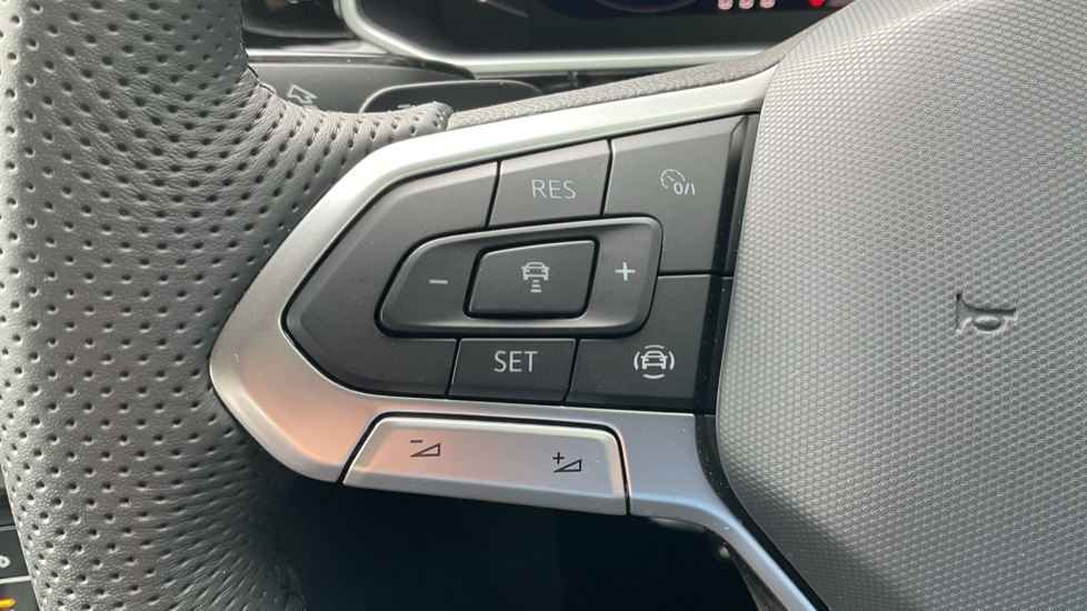 Used Volkswagen T-Roc 2025 for sale - 76514918: Photo 31